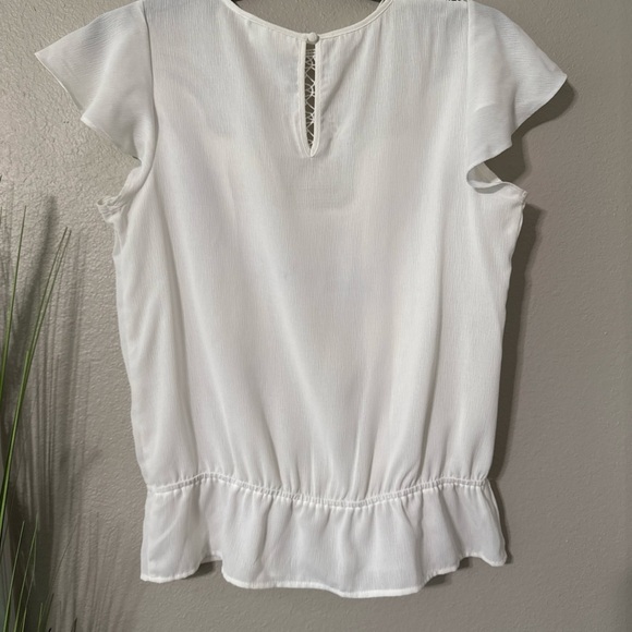 #620 New york & company Crochet ruffle blouse size medium - Picture 7 of 8